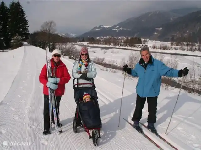 villa en Austria, Carintia, Kötschach-Mauthen – Villa Montañara Esquí de fondo y senderismo invernal con toda la familia.