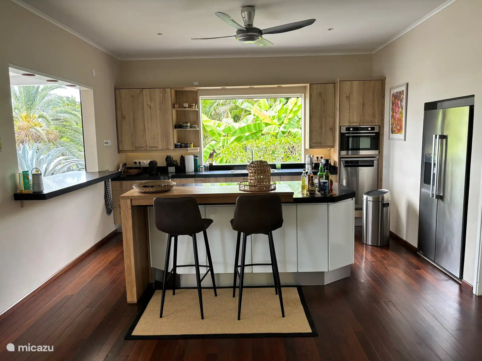 Spacious modern kitchen