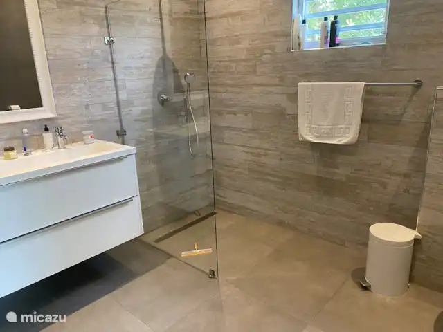 Belle villa tropicale à Jan Thiel | Curaçao, Banda Ariba (est), Jan Thiel - villa Salle de bain entièrement rénovée