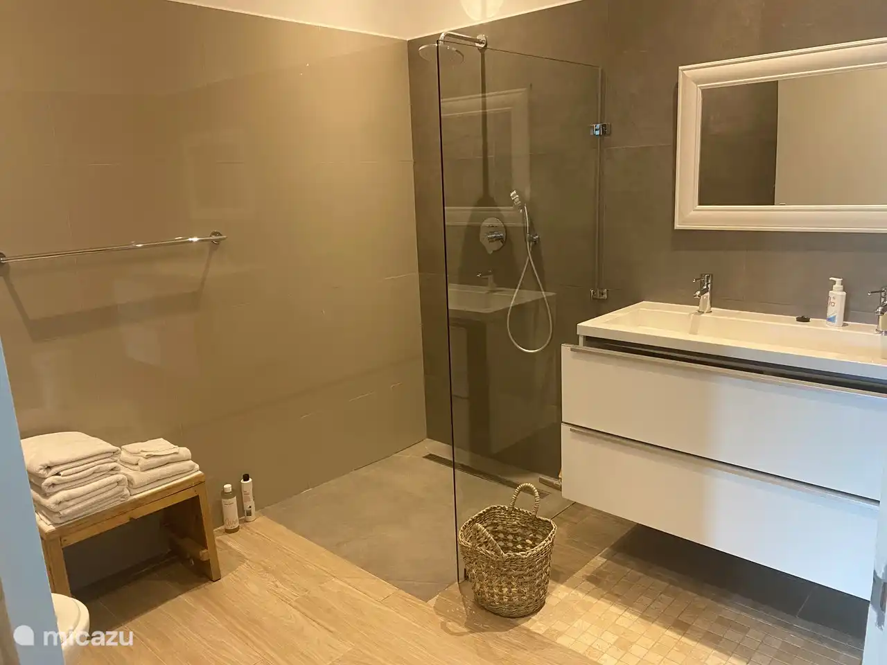 Fully renovated bathroom