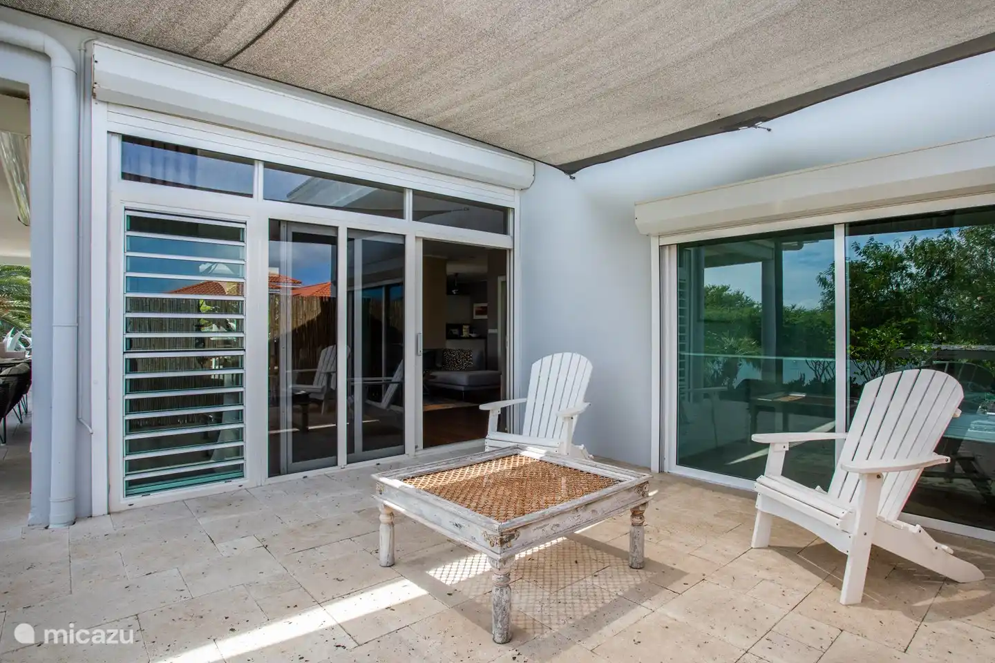 Another seat with sliding doors to master bedroom