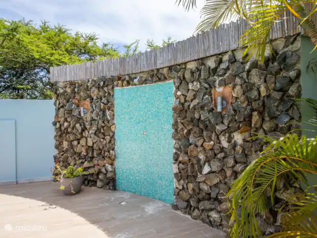 Belle villa tropicale à Jan Thiel | Curaçao, Banda Ariba (est), Jan Thiel - villa Douche extérieure