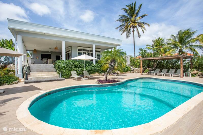 Vakantiehuis Curaçao, Banda Ariba (oost), Jan Thiel Villa Droomvilla met tropische tuin in JT