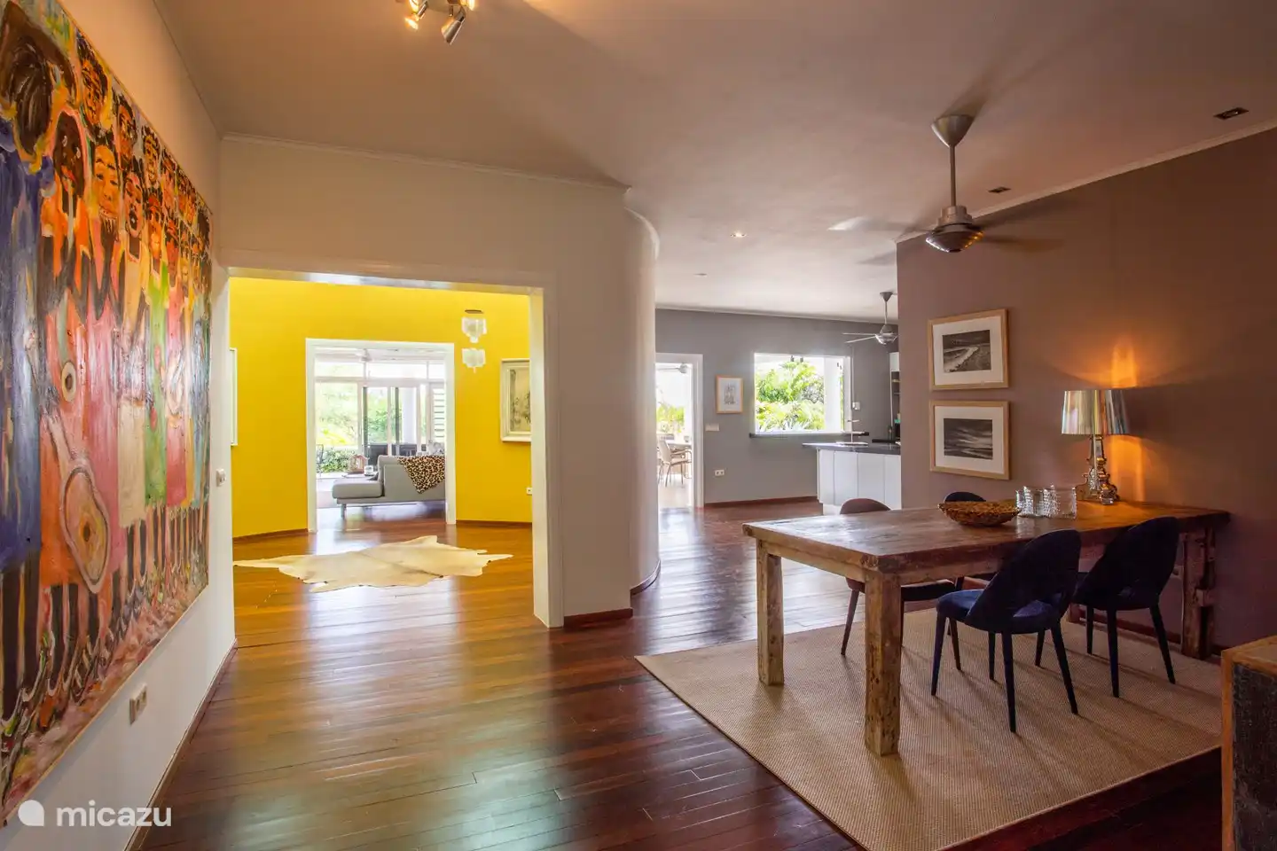 Central hall where all rooms open