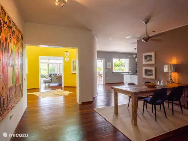 Belle villa tropicale à Jan Thiel | Curaçao, Banda Ariba (est), Jan Thiel - villa Hall central où toutes les pièces s’ouvrent
