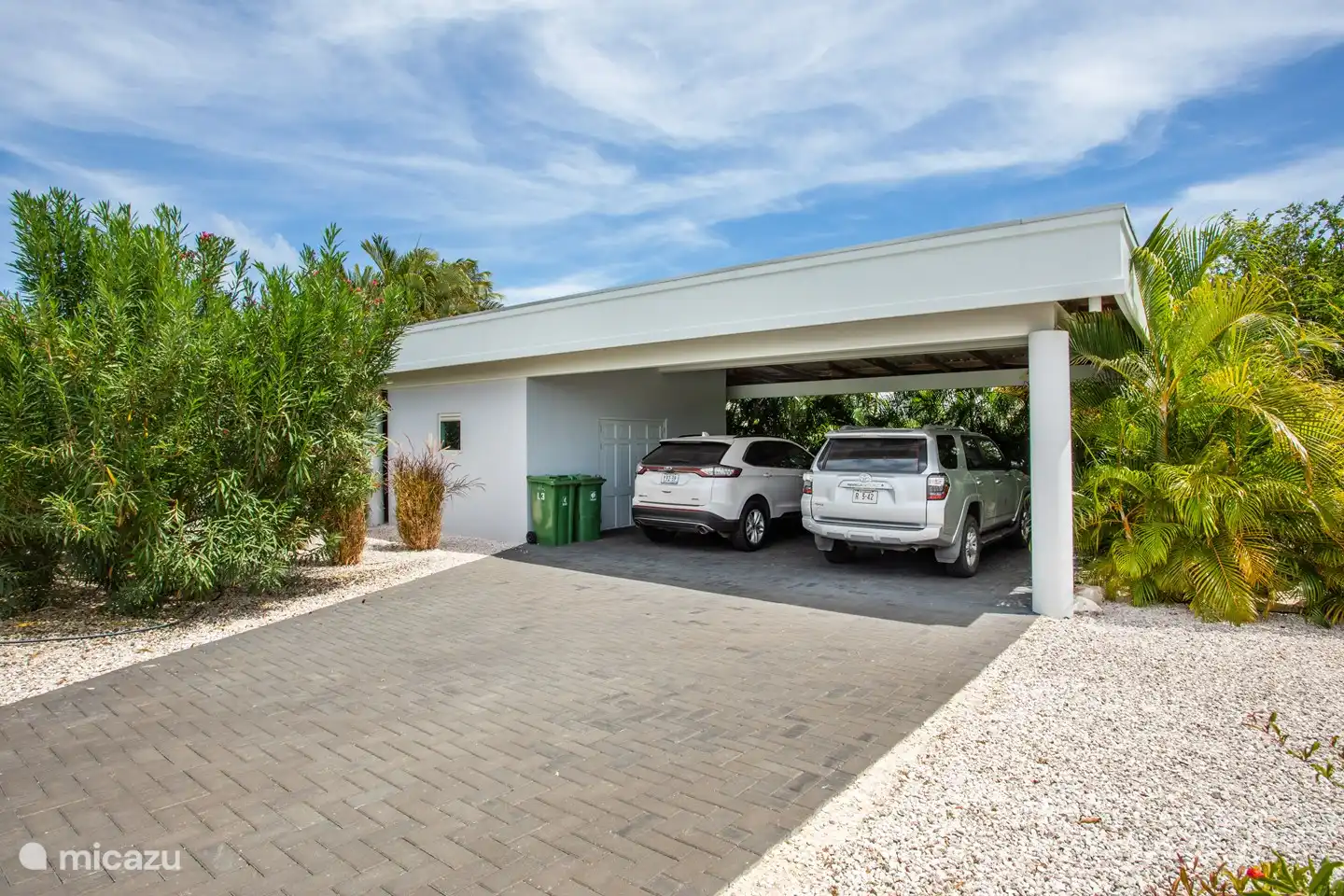 Parking under the carport