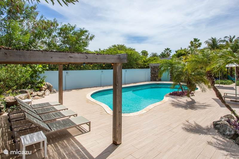 Vakantiehuis Curaçao, Banda Ariba (oost), Jan Thiel Villa Droomvilla met tropische tuin in JT