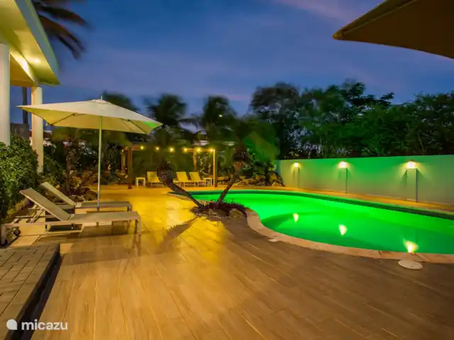 Belle villa tropicale à Jan Thiel | Curaçao, Banda Ariba (est), Jan Thiel - villa Ambiance de soirée