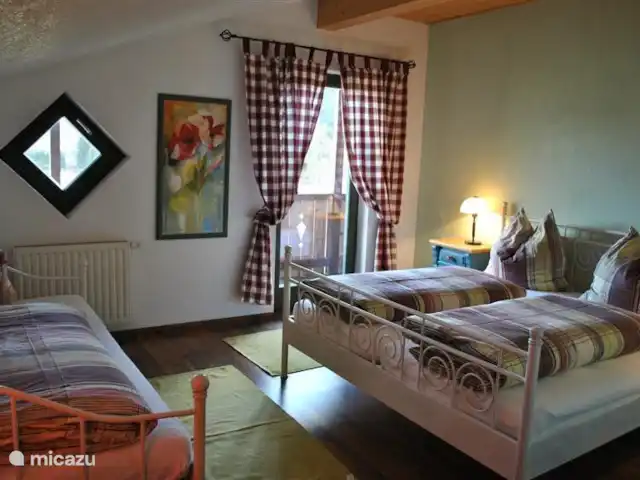 Chalet Olduvaï | Autriche, Salzburgerland, Leogang-Saalfelden - chalet Cette chambre spacieuse, avec accès direct au balcon, d'où vous avez une vue fantastique et non développée sur le Steinerne Meer, convient pour 2 ou 3 personnes.