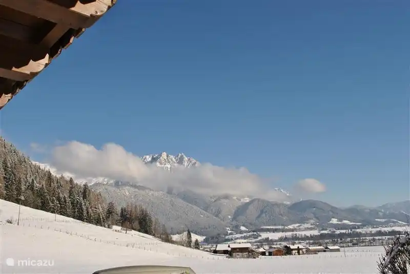 Vanuit het balkon en het terras kijkt u op het Steinerne Meer met de Hochkönig