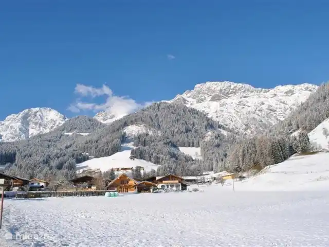 Chalet Olduvaï | Autriche, Salzburgerland, Leogang-Saalfelden - chalet Ici, vous pouvez voir à quel point notre maison est sacrée.
Quel cadre fantastique. Derrière notre maison, vous pouvez voir le Leoganger Steinbergen
Même en hiver, notre maison est facilement accessible.