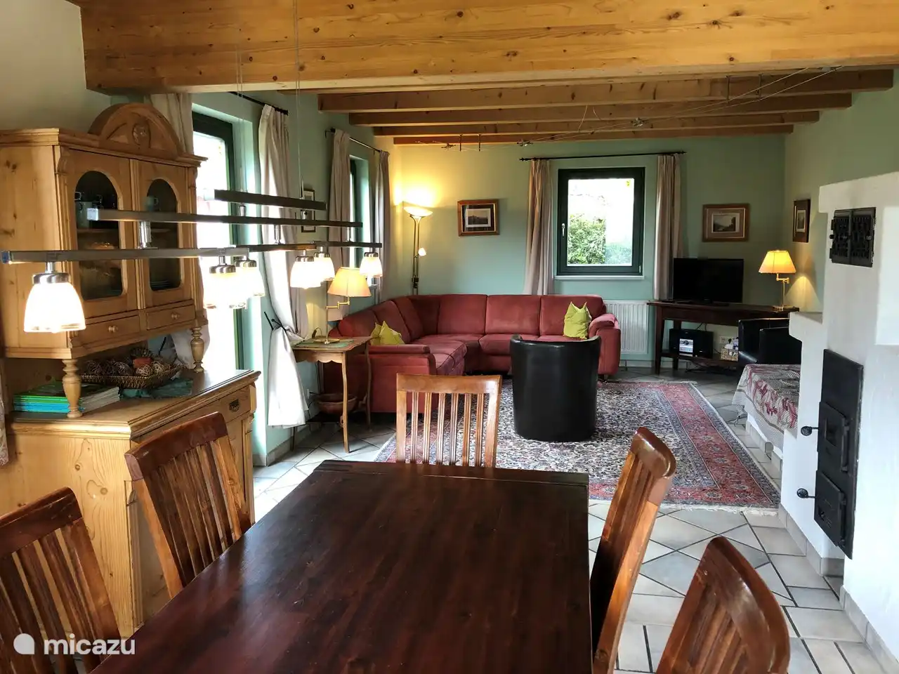 Blik op de gezellige zithoek.