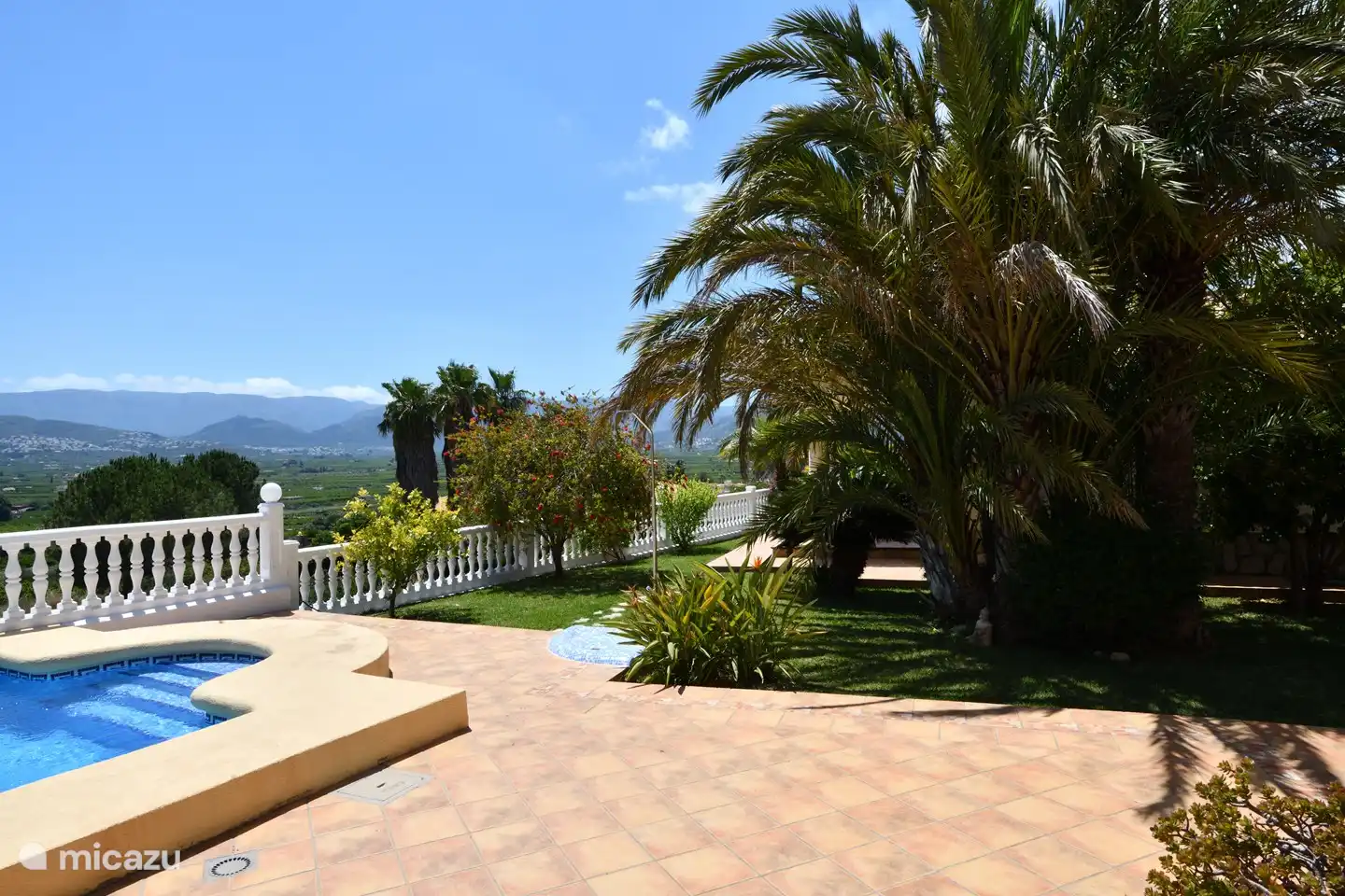 De heuvels vormen een uitdaging voor de fanatieke fietser.