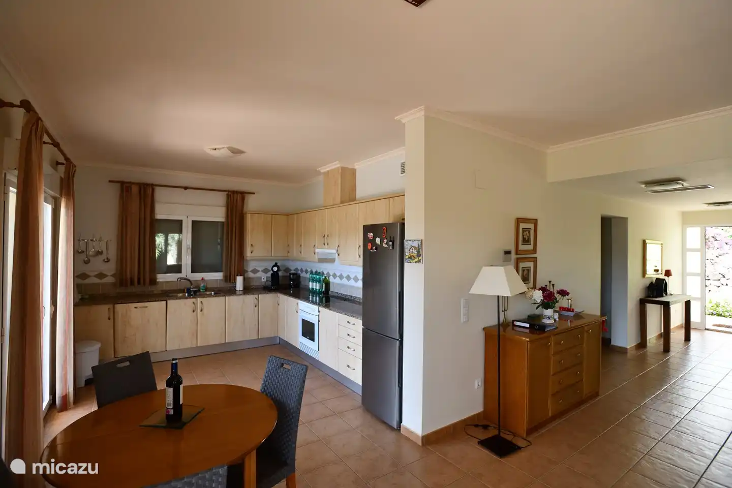 LUNA: Keuken en entree.