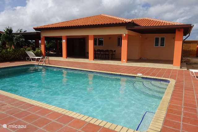 Vacation rental Aruba – villa Villa J van Domburg