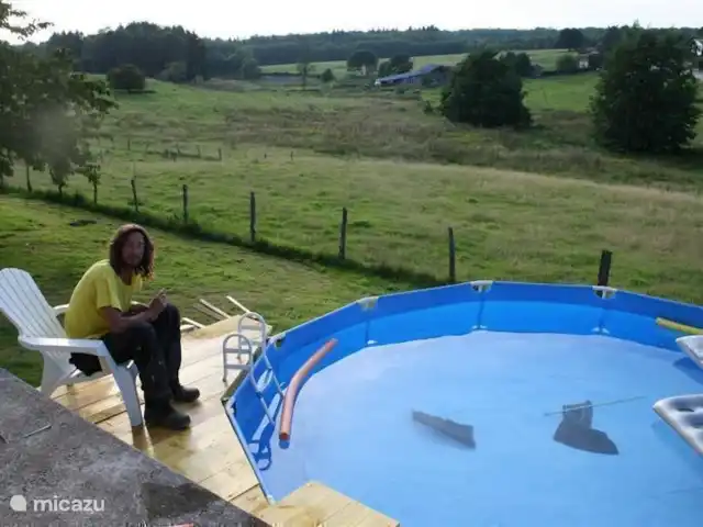Ferme Pauchard | France, Vosges, Hennezel - maison de vacances Vue depuis la terrasse avec piscine (ø 4,5m) que nous plaçons en haute saison.