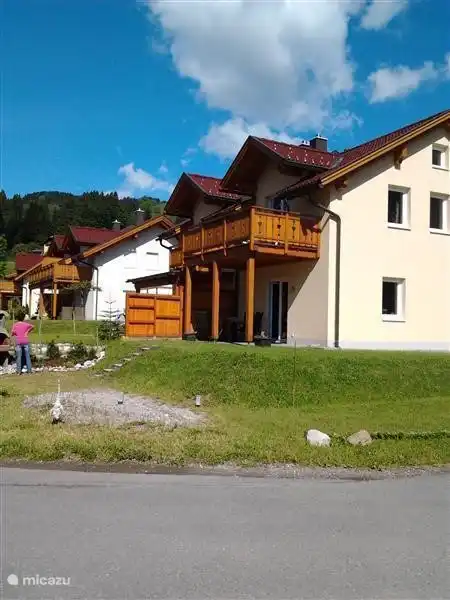 Si vous regardez au-delà de la maison, vous pouvez voir la piste de ski locale de Kotschach-Mauthen.
Idéal si vous avez de jeunes enfants si près de chez vous.