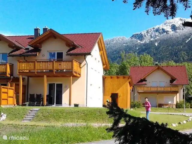 Chalet am Sonnenpiste en Austria, Carintia, Kötschach-Mauthen - chalet Aquí nuestra casa desde el lado sur con terraza y balcón grande donde puede sentarse al sol todo el día.
Wi-Fi gratis.