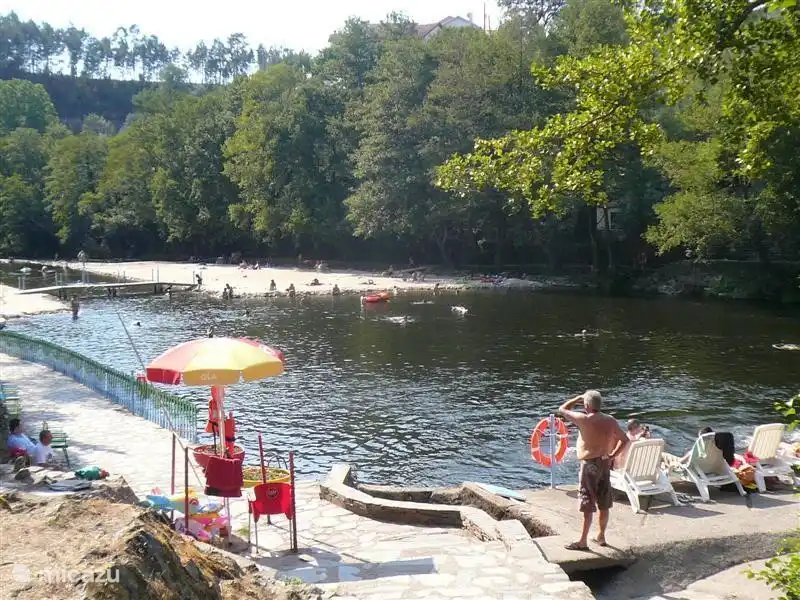 bathroom: bathtub and sink