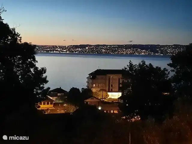 Location de Vacances France, Haute-Savoie, Évian-les-Bains, maison de vacances - temps de fourrure Lausanne de l'autre côté de la rue. 20 minutes avec le
traversier.