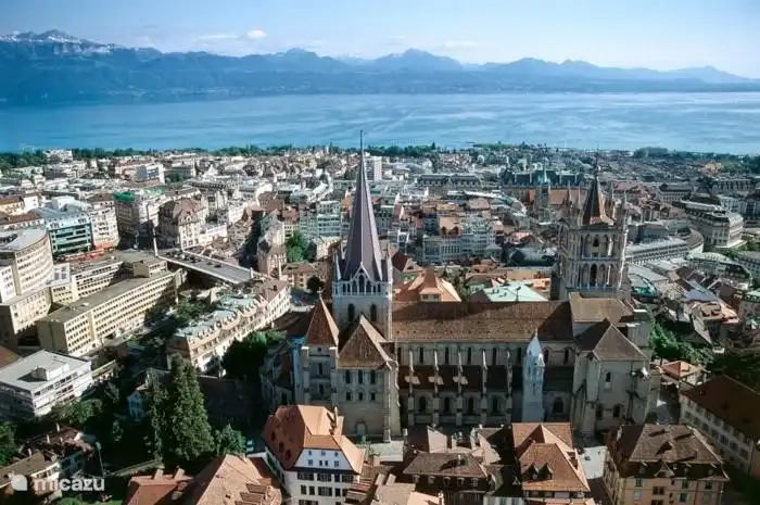 Lausanne, über die Straße, ist ein nettes Einkaufen.