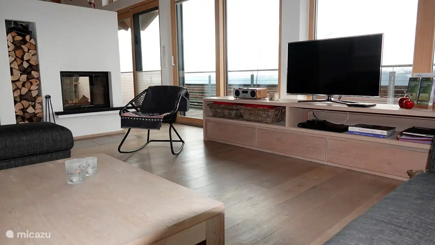 Coin salon avec cheminée