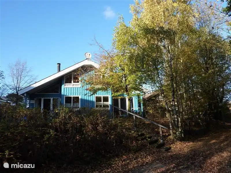 Einer der vielen Hütten im Park.