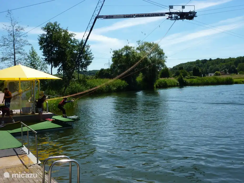 Ein Ferienhaus am Rande.