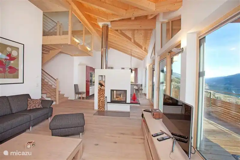 Wunderbaren Raum im Wohnzimmer der Wohnung Smaragd.