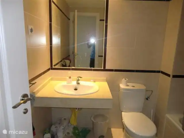 Colinas de Procusan en España, Costa del Sol, Málaga - apartamento ... lavabo fijo