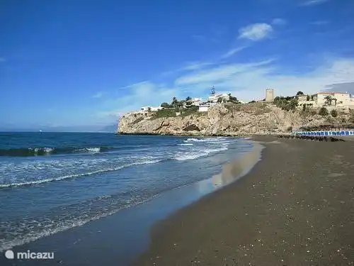 C'est la plage de Rincon de la Victoria. Cela peut être atteint de l'appartement en environ 10 minutes en voiture. Le stationnement dans le quartier est gratuit.