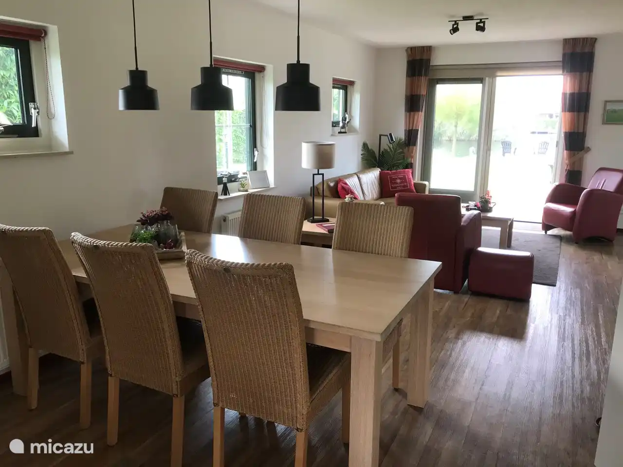 Essbereich (zusätzliche Stühle verfügbar)