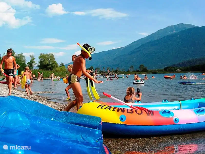 Wenn es hart auf hart kommt und es gibt keinen Schnee fiel, dass man noch Kötschach Skifahren. Mit Schneekanonen, die Hänge der Schnee aus der Weihnachtspause geblasen, so dass Sie immer von einer Familie Hang mit Schnee und jede Menge Winterspaß garantiert