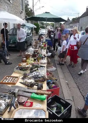 Einer der vielen Flohmärkte.