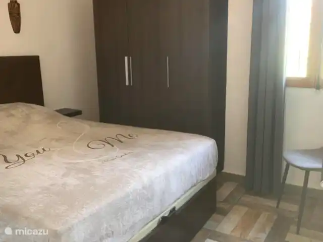 Casa Jomy Coveta El Campello Neptuno en España, Costa Blanca, El Campello - casa vacacional Cama con somier en el dormitorio 2: 160 x 200 con colchón y cubrecolchón de lujo. (23 de diciembre)