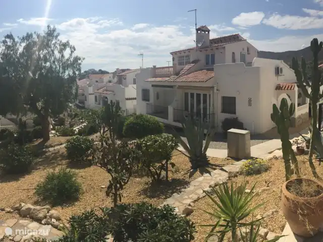 Casa Jomy Coveta El Campello Neptuno en España, Costa Blanca, El Campello - casa vacacional Jardín - Casa Jomy El Campello Coveta Fuma