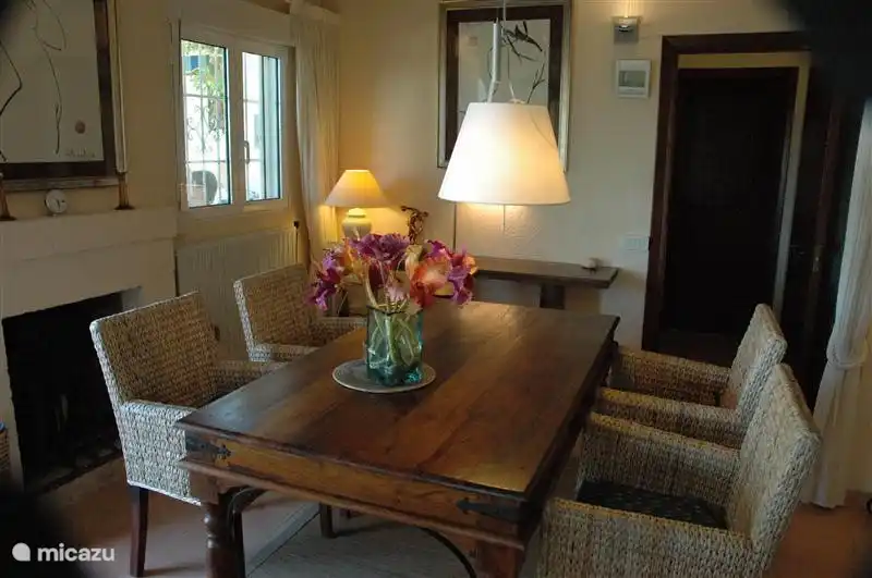 Dining table with internet connection