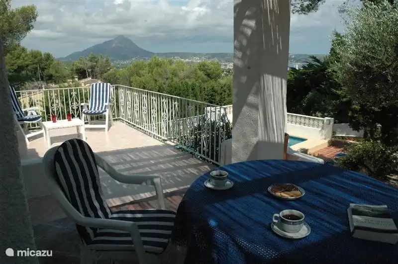 Terrace overlooking the bay and the Montgo mountain