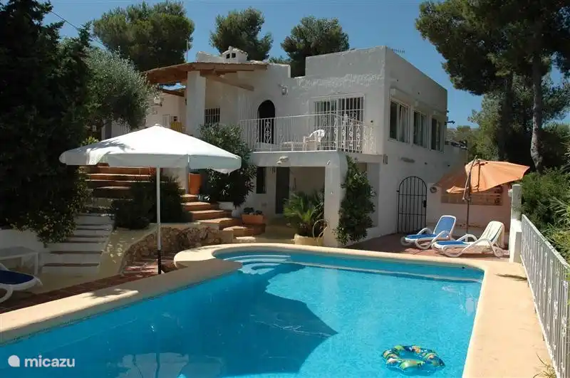 Villa Carasol seen from the pool