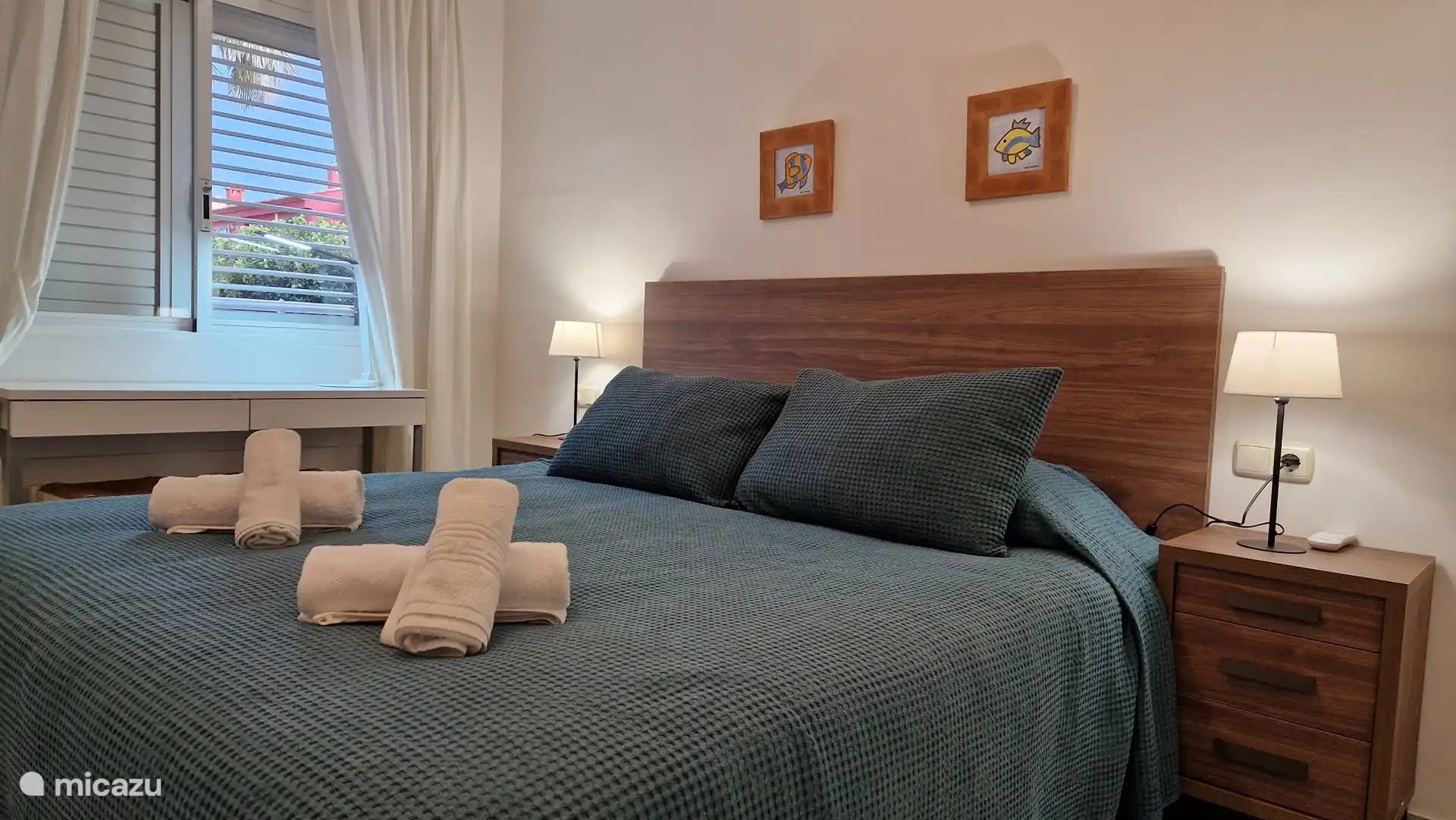 Schlafzimmer 2, Bett 180x200 cm