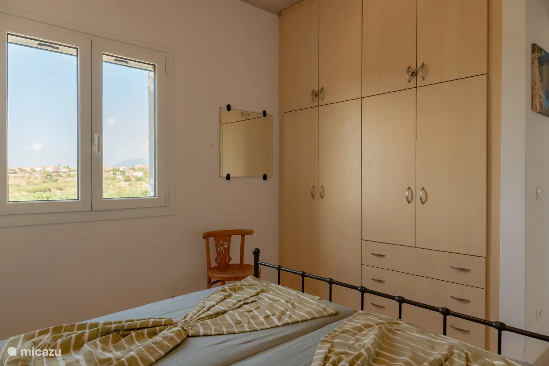 Hoofdslaapkamer op 1e verdieping.