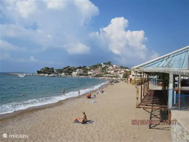 Villa Kerasi piscine plage vue mer | Grèce, Péloponnèse, Evangelismos - villa Nombreuses plages de sable et charmants villages aux alentours. Ici, vous pourrez profiter du soleil, mais aussi du surf, de la voile, de la plongée, du golf, du snorkeling, de la randonnée et profiter des terrasses. Et... les transats et parasols sont toujours gratuits ici !