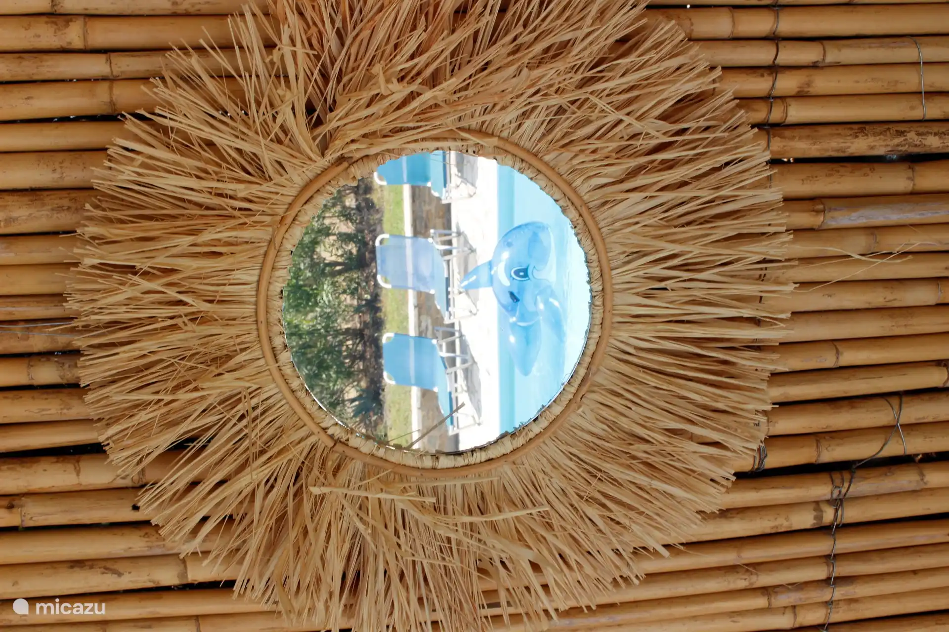 Leuke kijk op het zwembad