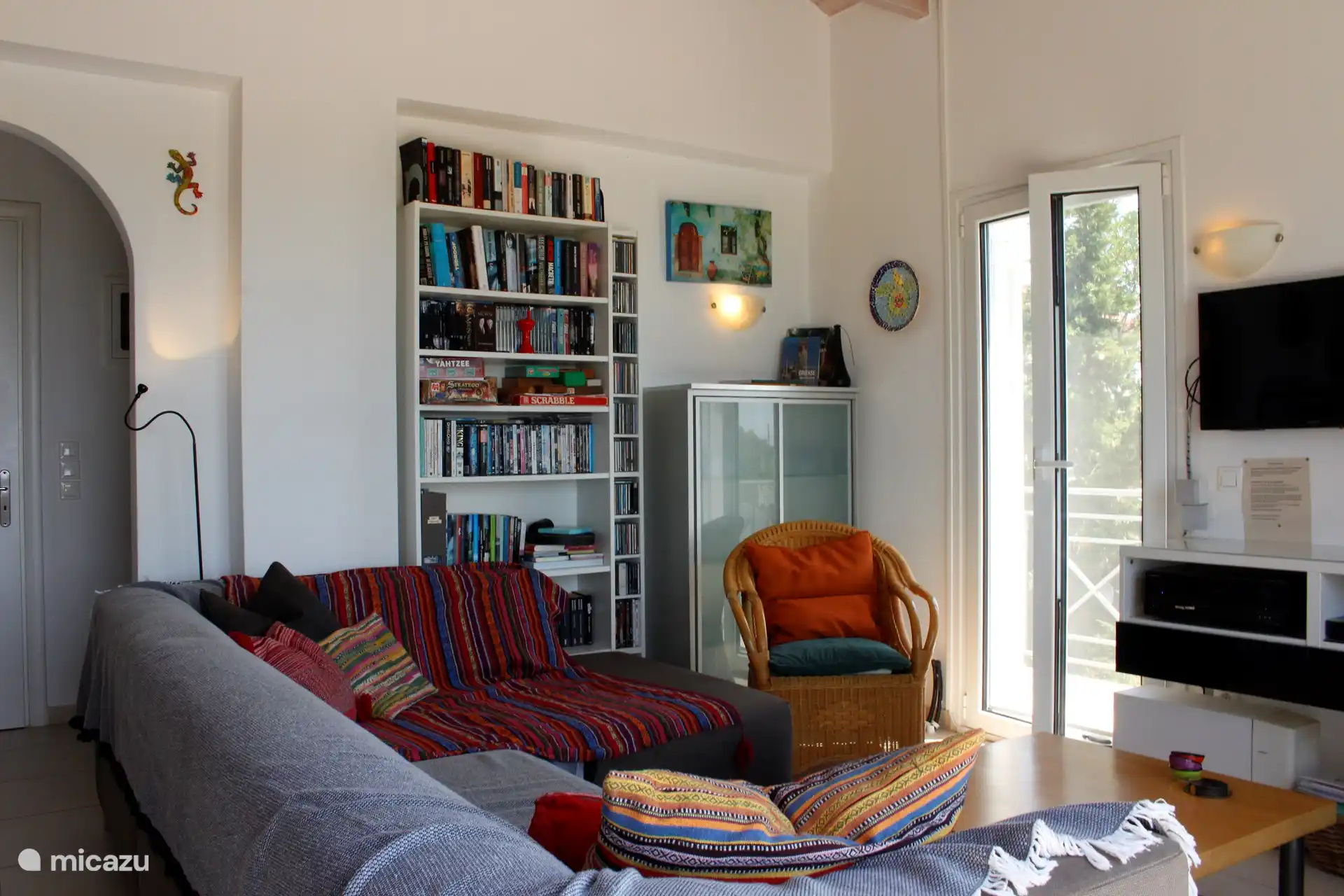 Zitgedeelte kamer met TV, CD/DVD, Chromecast, Netflix, boeken, YouTube en verschillende spellen.  En natuurlijk lekker relaxen. 