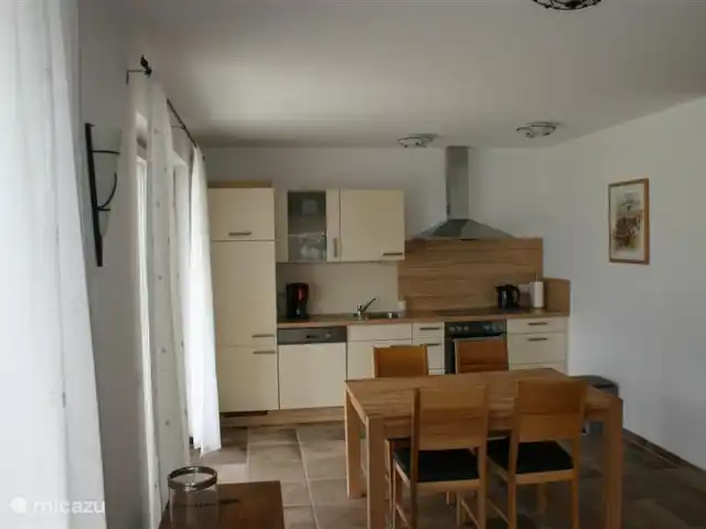 Chalet FrieLinde 2 a 11 personas en Austria, Carintia, Kirchbach - chalet Cocina abierta y comedor en la planta baja