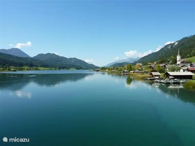 Weissensee, der ideale Ort für einen schönen Spaziergang, Tauchen, Surfen und vieles mehr