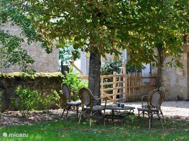 Location de Vacances France, Nièvre, Saizy, maison de vacances - Gîte Le Cochon Volant Cour