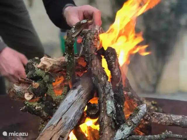 Location de Vacances France, Nièvre, Saizy, maison de vacances - Gîte Le Cochon Volant Bol à feu