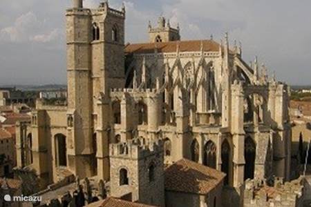 Narbonne 30 km. Kathedraal. 