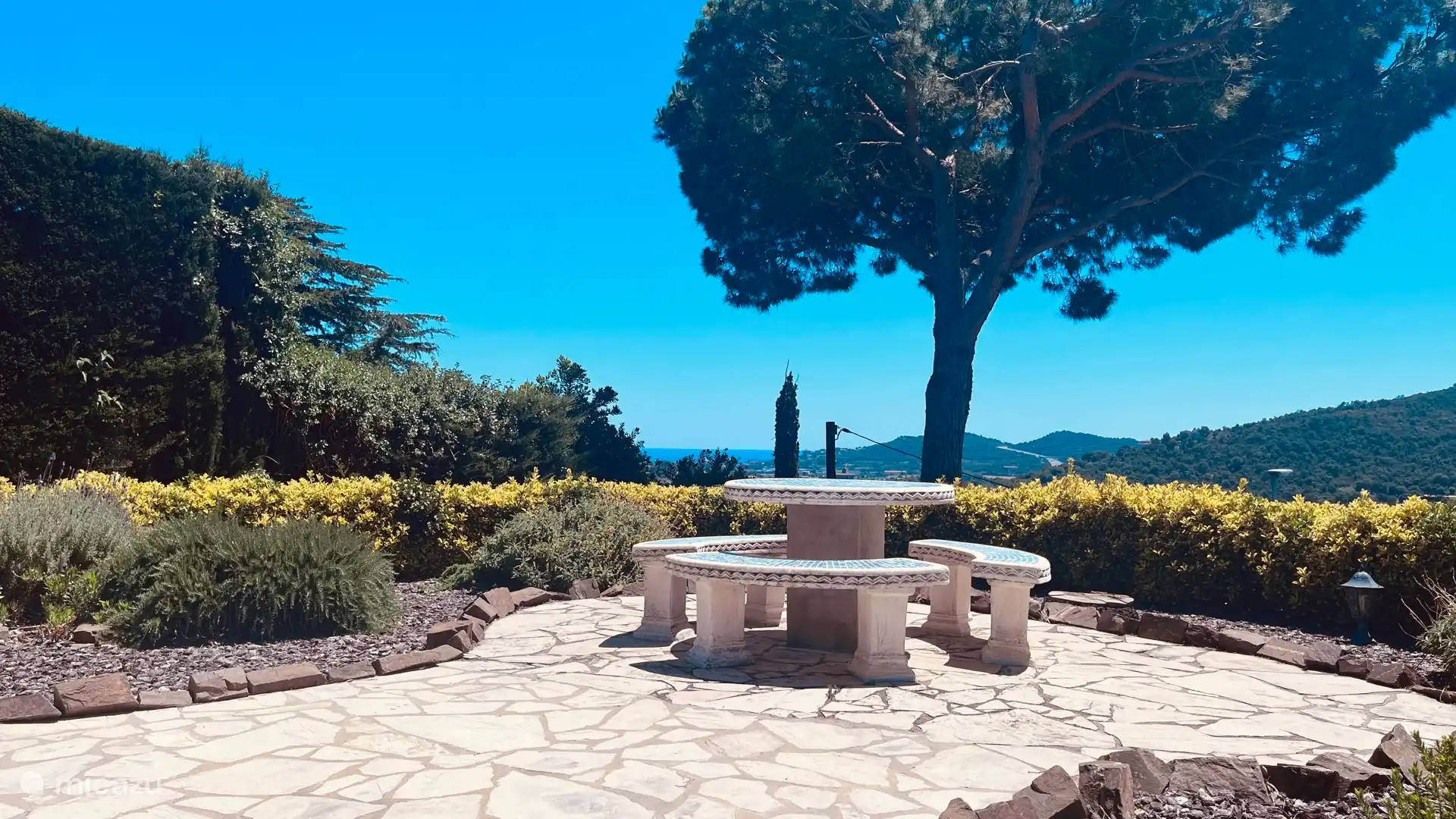 Several terraces; this one with sea view